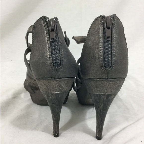Adorable Gray Heels - Picture 5 of 7